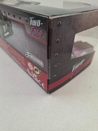 Jada Toys DC Comics Two-Face 1965 Shelby Cobra 427 S/C – 1:32 Die-Cast Car with Figure – Hollywood Rides -Sealed