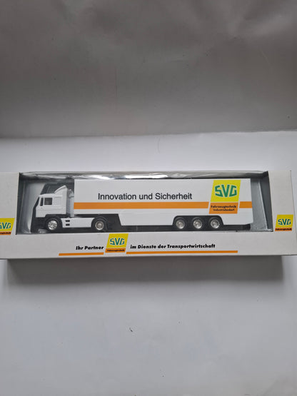 1:87 MAN F90 Truck with Box Trailer – SVG Branding – 1986 Classic – Original Box