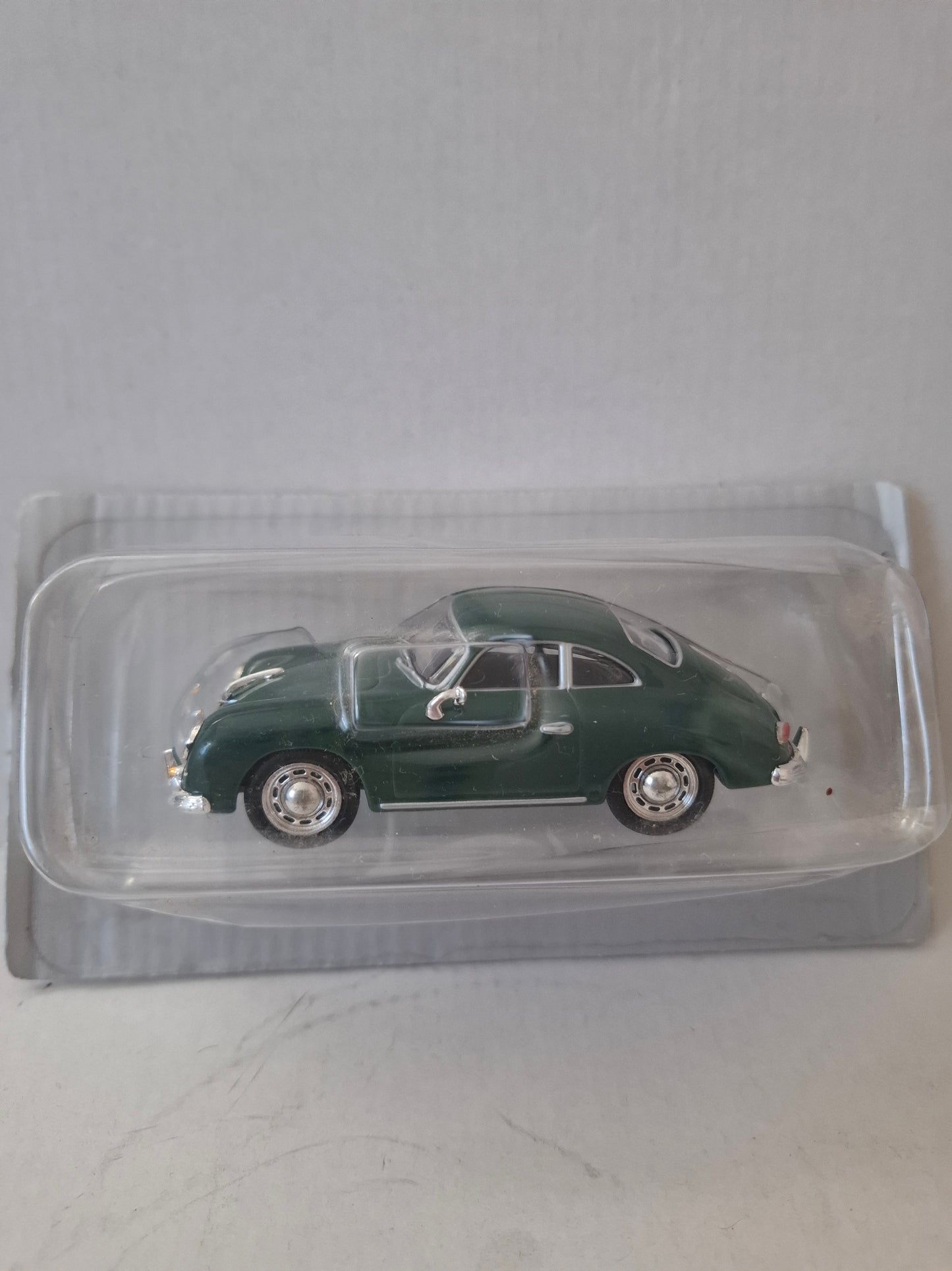DeAgostini 1:43 Porsche 356 A Corsa Coupe 1959 – Green Diecast Model Car – Sealed