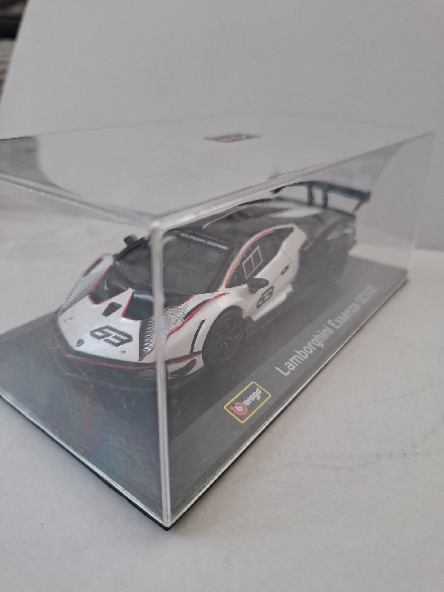 Lamborghini Essenza SCV12 year 2021 white metallic / black 1:32 Bburago