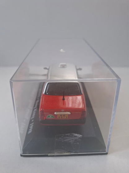 1:43 Toyota Crown Taxi Hong Kong 1998 – IXO/Altaya World Taxi – Display Model – Used Good
