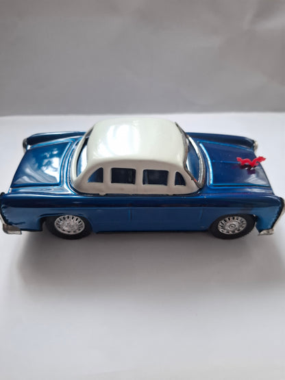 Vintage MF 032 Dong Feng Sedan – Tin Friction Toy with Original Packaging