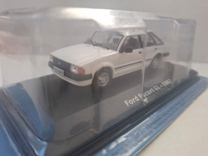 Hachette 1982 Ford Escort GL White – 1:43 Die-Cast “Unforgettable Cars” Series – New in Display Case
