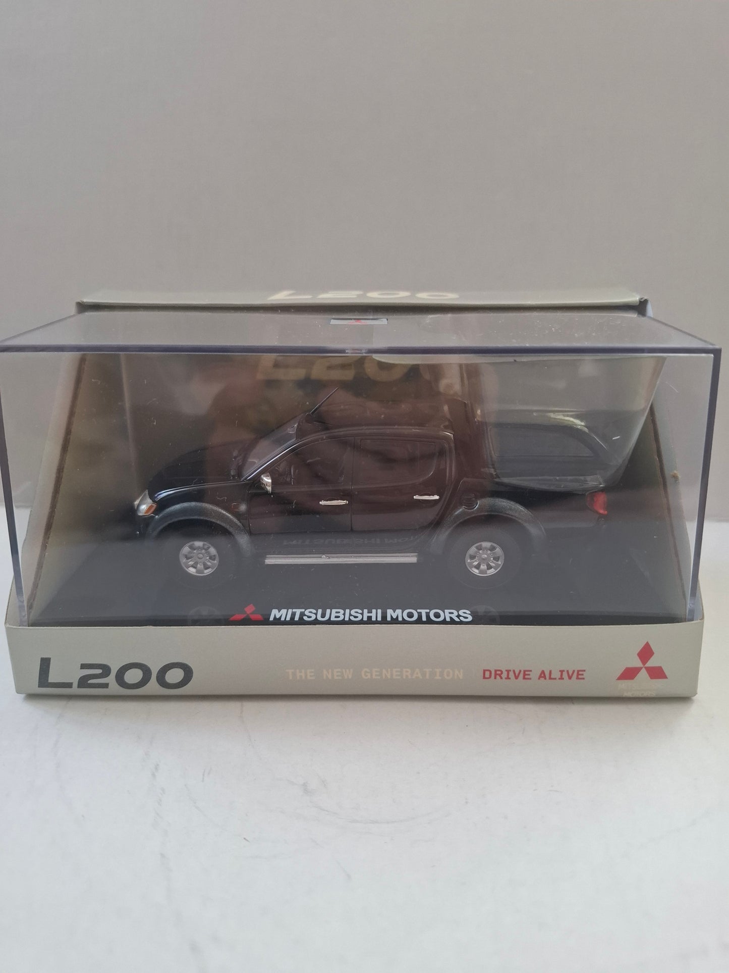 Mitsubishi L200 1:43 Diecast Dealer Model – Black Mica / Grey Mica / Silver Metallic – Like New