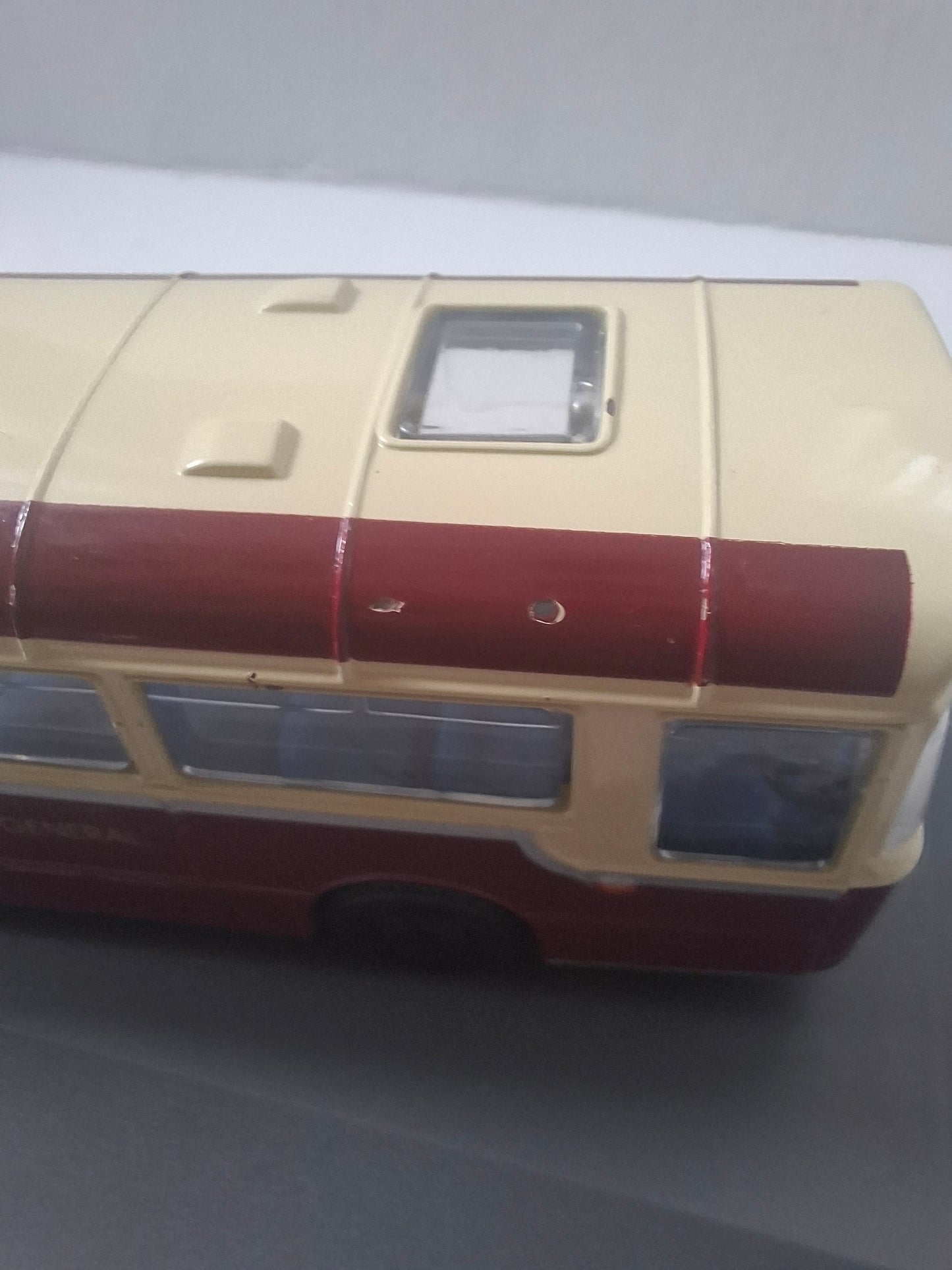 Corgi 97900 AEC Reliance Devon General Bus – 1:76 Die-Cast Model with Box – Limited Edition