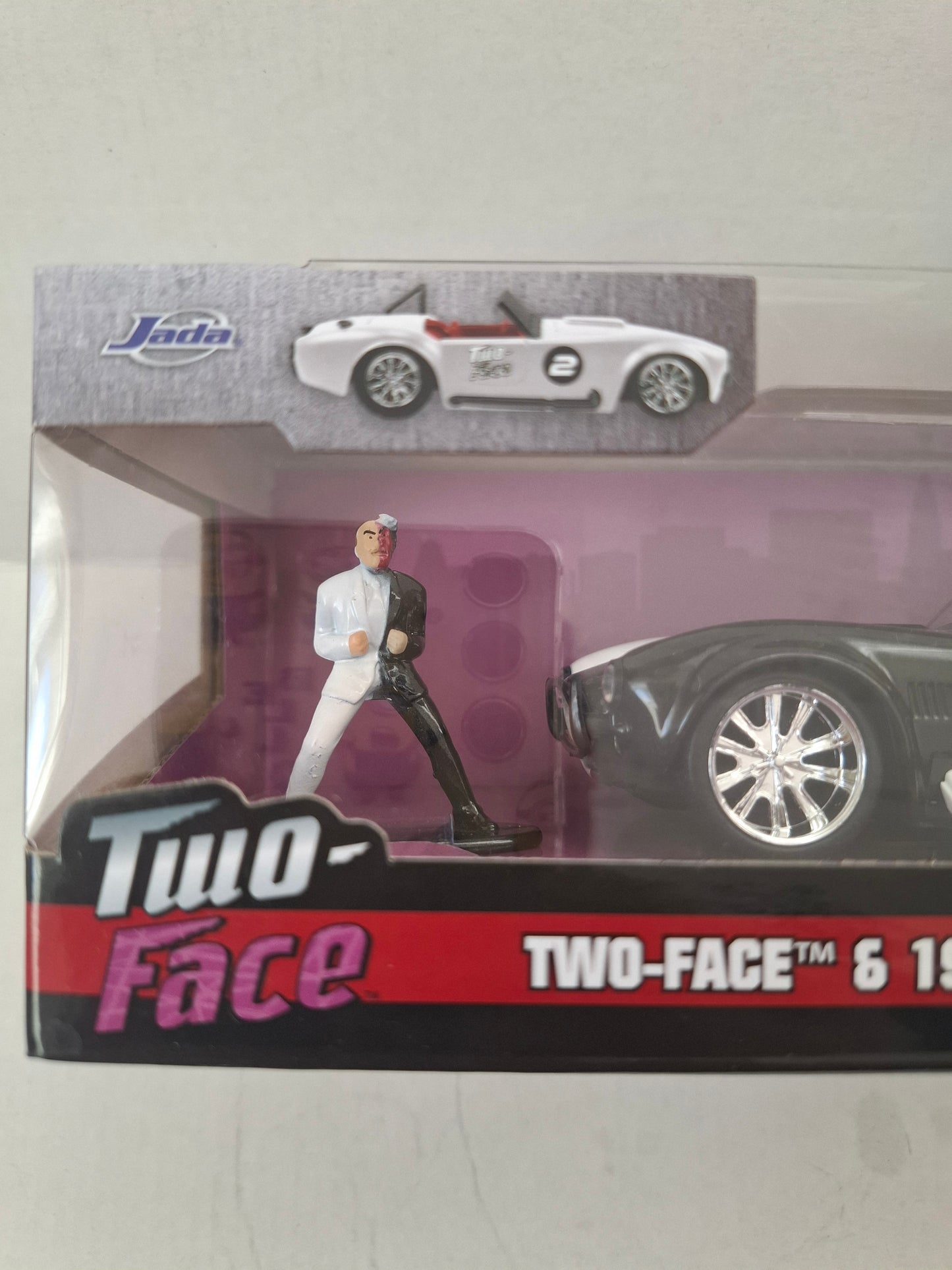 Jada Toys DC Comics Two-Face 1965 Shelby Cobra 427 S/C – 1:32 Die-Cast Car with Figure – Hollywood Rides -Sealed