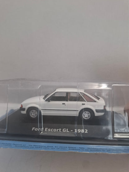 Hachette 1982 Ford Escort GL White – 1:43 Die-Cast “Unforgettable Cars” Series – New in Display Case